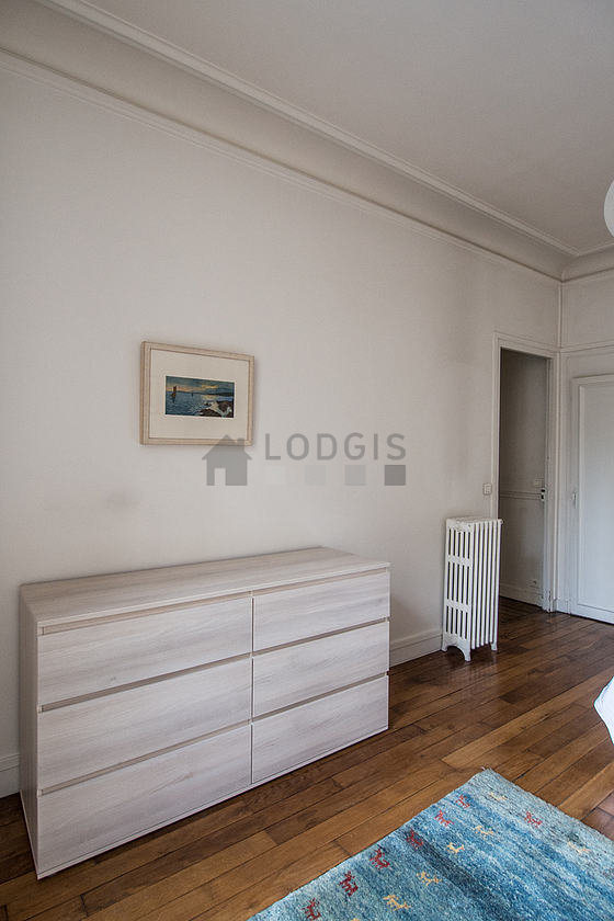 Chambre équipée de 1 fauteuil(s)