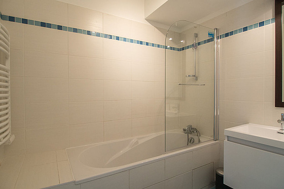 Beautiful bathroom with tile floor