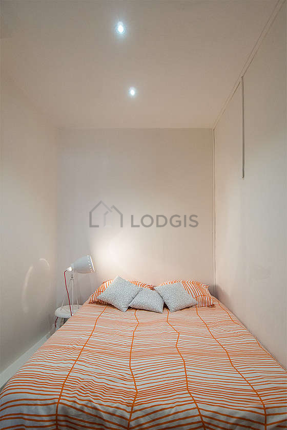 Bedroom with windows