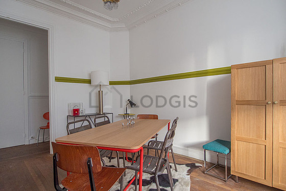 Superbe salle à manger avec du parquet au sol