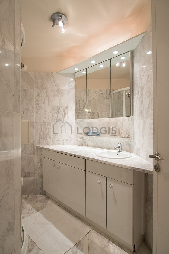 Beautiful bathroom with tile floor