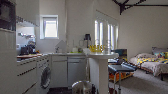 Cuisine dînatoire pour 2 personne(s) équipée de lave linge, sèche linge, réfrigerateur, hotte