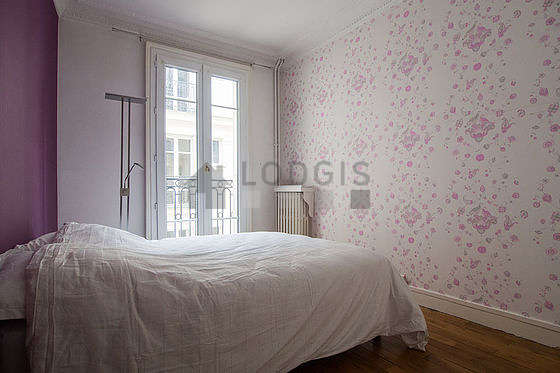 Quiet bedroom for 2 persons equipped with 1 bed(s) of 140cm