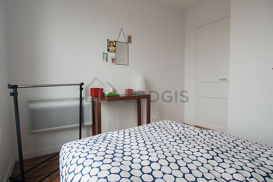 Quiet bedroom for 2 persons equipped with 1 bed(s) of 140cm
