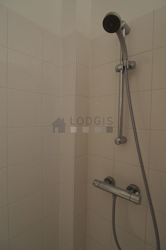 Beautiful bathroom with tile floor