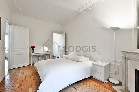 Very quiet bedroom for 2 persons equipped with 1 bed(s) of 160cm