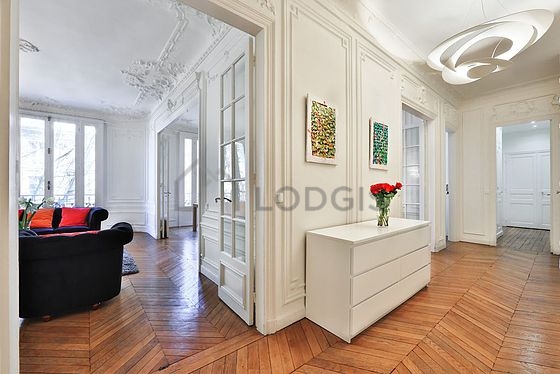 Very beautiful entrance with wooden floor
