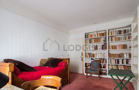 Chambre calme pour 1 personnes équipée de 1 lit(s) de 80cm