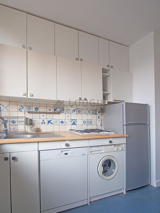 Cuisine dînatoire pour 2 personne(s) équipée de lave linge, sèche linge, réfrigerateur, vaisselle