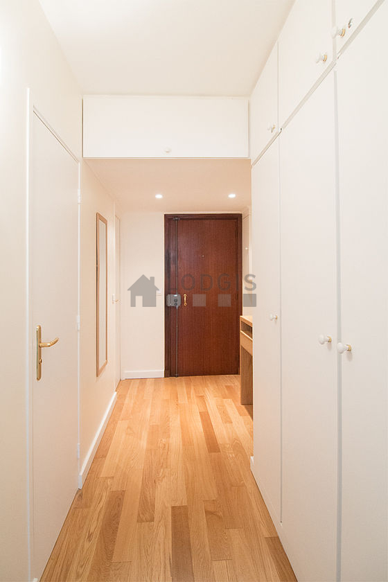 Very beautiful entrance with wooden floor