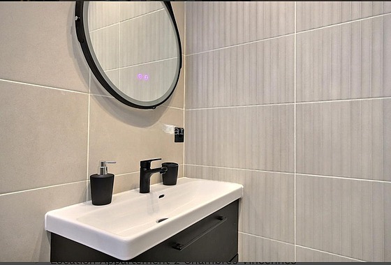 Bathroom equipped with bath towels