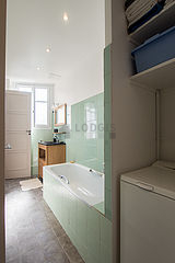 Apartment Paris 20° - Bathroom