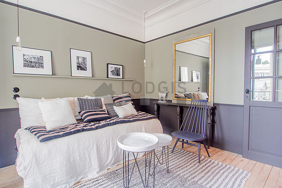 Very quiet living room furnished with 1 pullout bed(s) of 180cm, tv, 1 armchair(s), 2 chair(s)