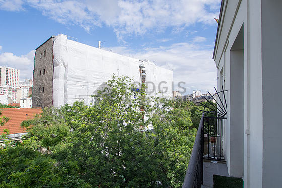 Balcony with view on road