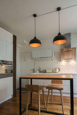 Kitchen where you can have dinner for 6 person(s) equipped with dishwasher, hob, refrigerator, extractor hood