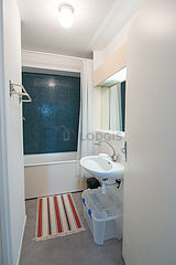 Apartment Courbevoie - Bathroom