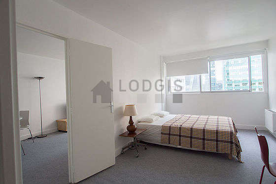 Bedroom of 15m² with woodenfloor
