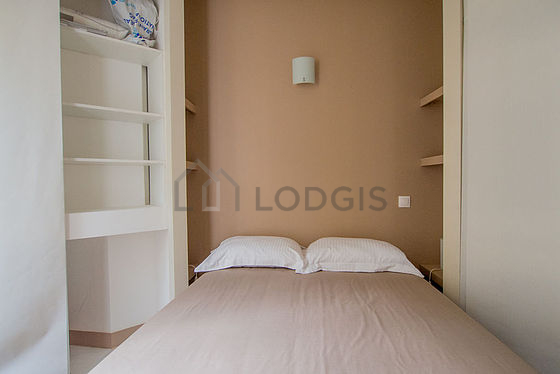 Quiet bedroom for 2 persons equipped with 1 bed(s) of 140cm