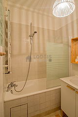 Apartment Paris 10° - Bathroom