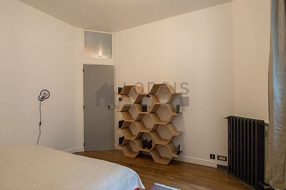 Quiet bedroom for 2 persons equipped with 2 bed(s) of 90cm