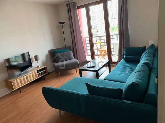 Quiet living room furnished with 1 sofabed(s) of 80cm, tv, 1 armchair(s), 4 chair(s)