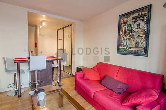 Séjour très calme équipé de 1 lit(s) de 140cm, 1 canapé(s) lit(s) de 140cm, télé, 1 fauteuil(s)