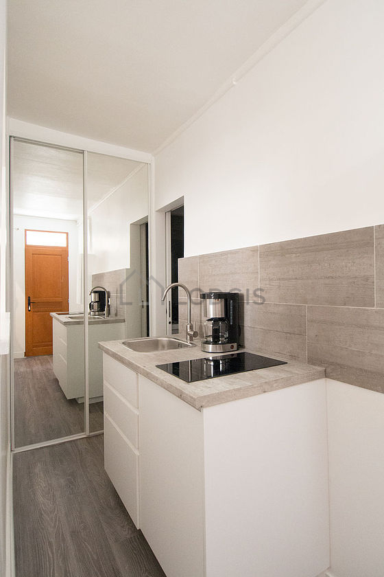 Great kitchen of 2m² with wooden floor