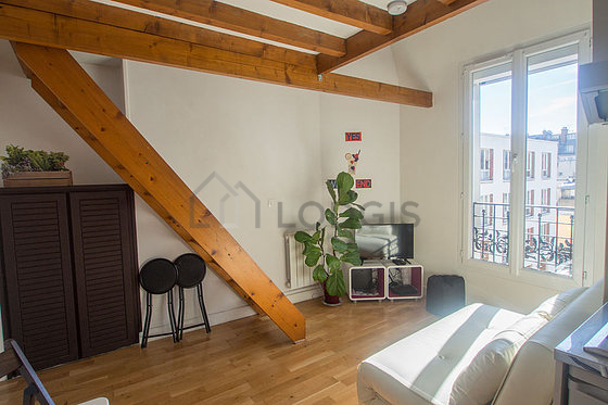 Living room facing the courtyard
