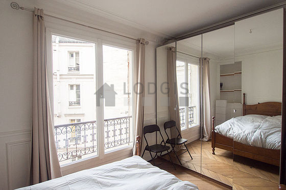 Very quiet bedroom for 2 persons equipped with 1 bed(s) of 140cm
