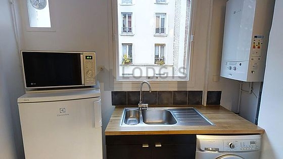 Great kitchen with tile floor
