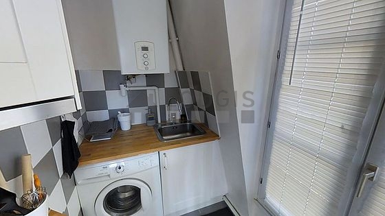 Magnifique cuisine avec du carrelage au sol