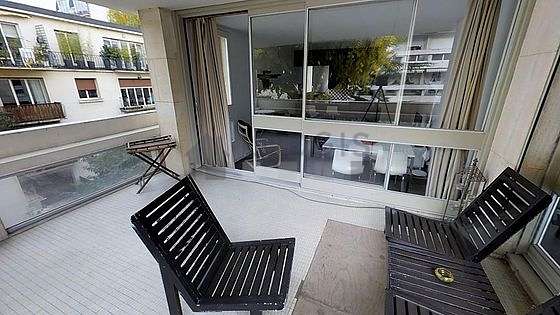 Very quiet and very bright balcony with concretefloor