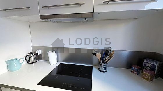 Cuisine dînatoire pour 2 personne(s) équipée de lave vaisselle, plaques de cuisson, réfrigerateur, hotte