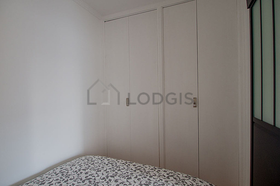 Very quiet bedroom for 2 persons equipped with 1 bed(s) of 140cm