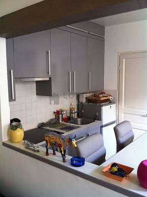 Beautiful kitchen of 8m² with tilefloor