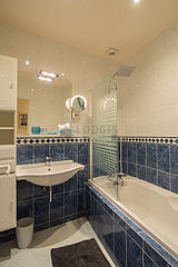 Apartment Paris 9° - Bathroom