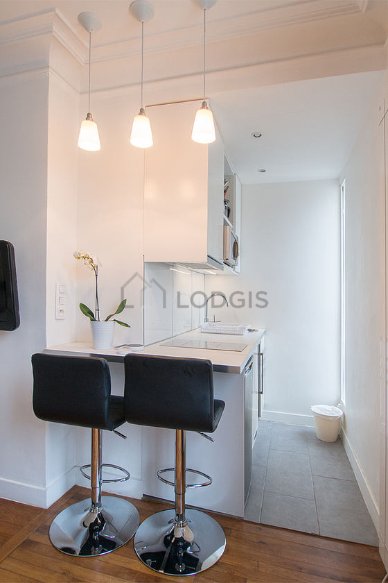 Great kitchen of 5m² with a slate floor