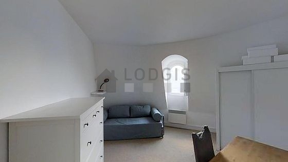Bedroom with the carpeting floor