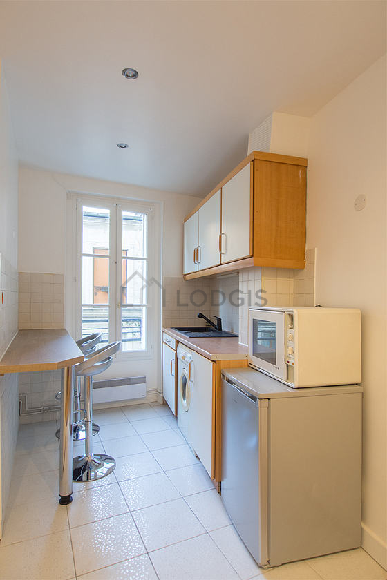 Beautiful kitchen of 4m² with tile floor