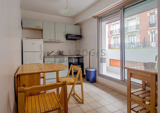 Magnifique cuisine de 6m² avec du carrelage au sol