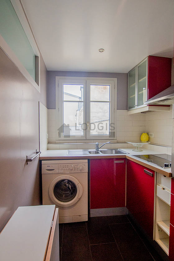 Great kitchen of 7m² with tile floor