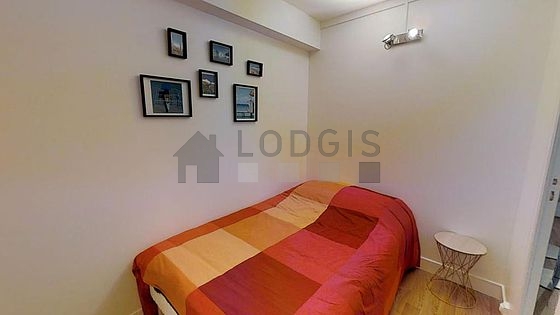 Chambre donnant sur cour
