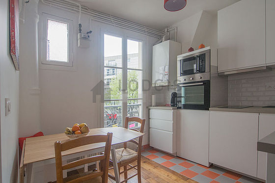 Cuisine dînatoire pour 3 personne(s) équipée de lave vaisselle, plaques de cuisson, réfrigerateur, freezer