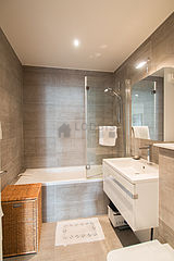 Apartment Paris 20° - Bathroom