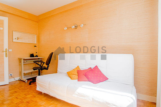 Very quiet bedroom for 2 persons equipped with 1 sofabed(s) of 160cm
