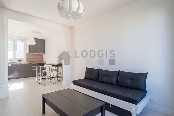 Very quiet living room furnished with 1 sofabed(s) of 90cm, tv
