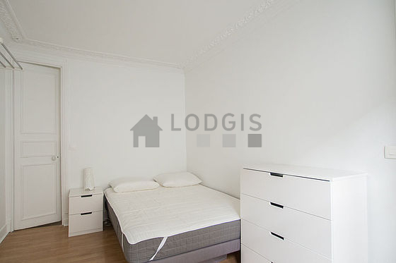Chambre donnant sur cour