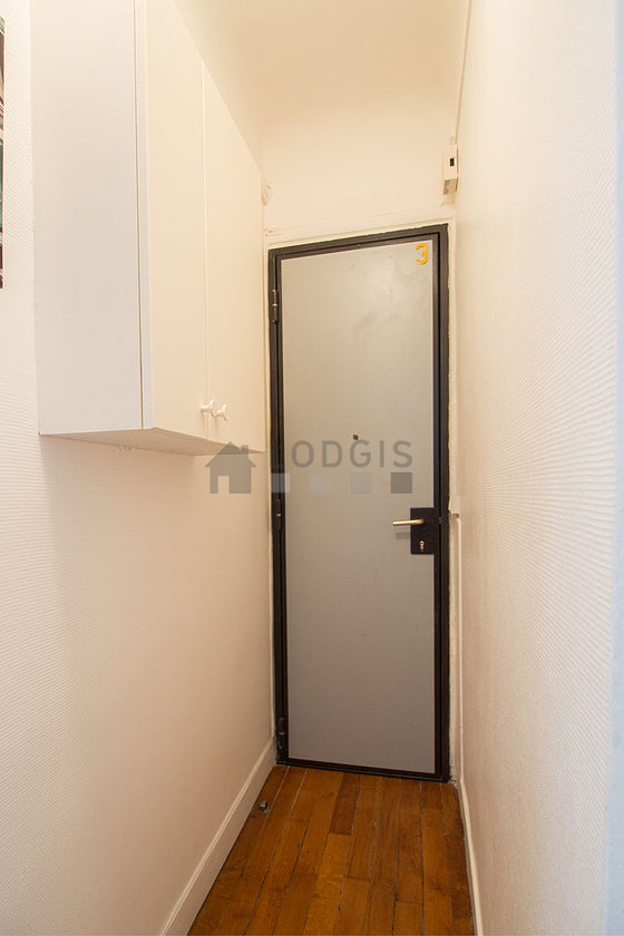 Very beautiful entrance with wooden floor