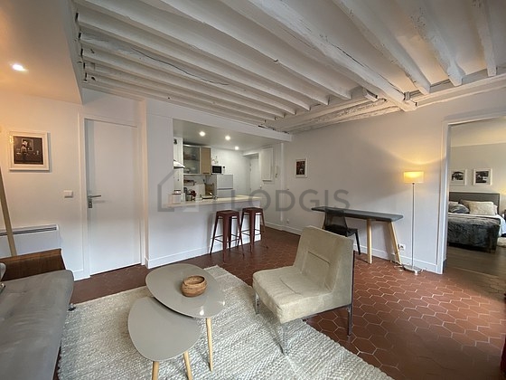 Large living room of 23m² with floor tiles floor