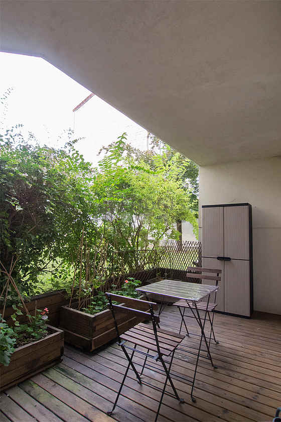 Balcony equipped with dining table, 2 chair(s)